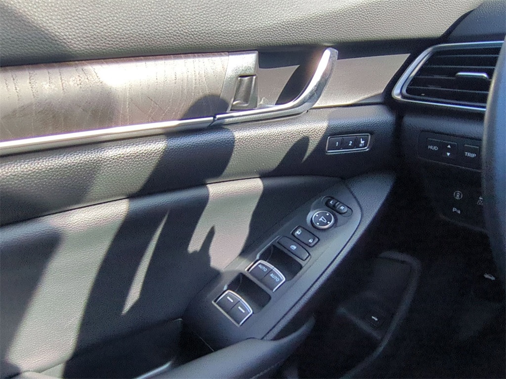2022 Honda Accord Touring 2.0T photo 22