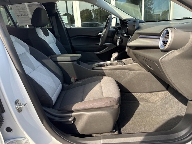 2024 Chevrolet Trax LS photo 30