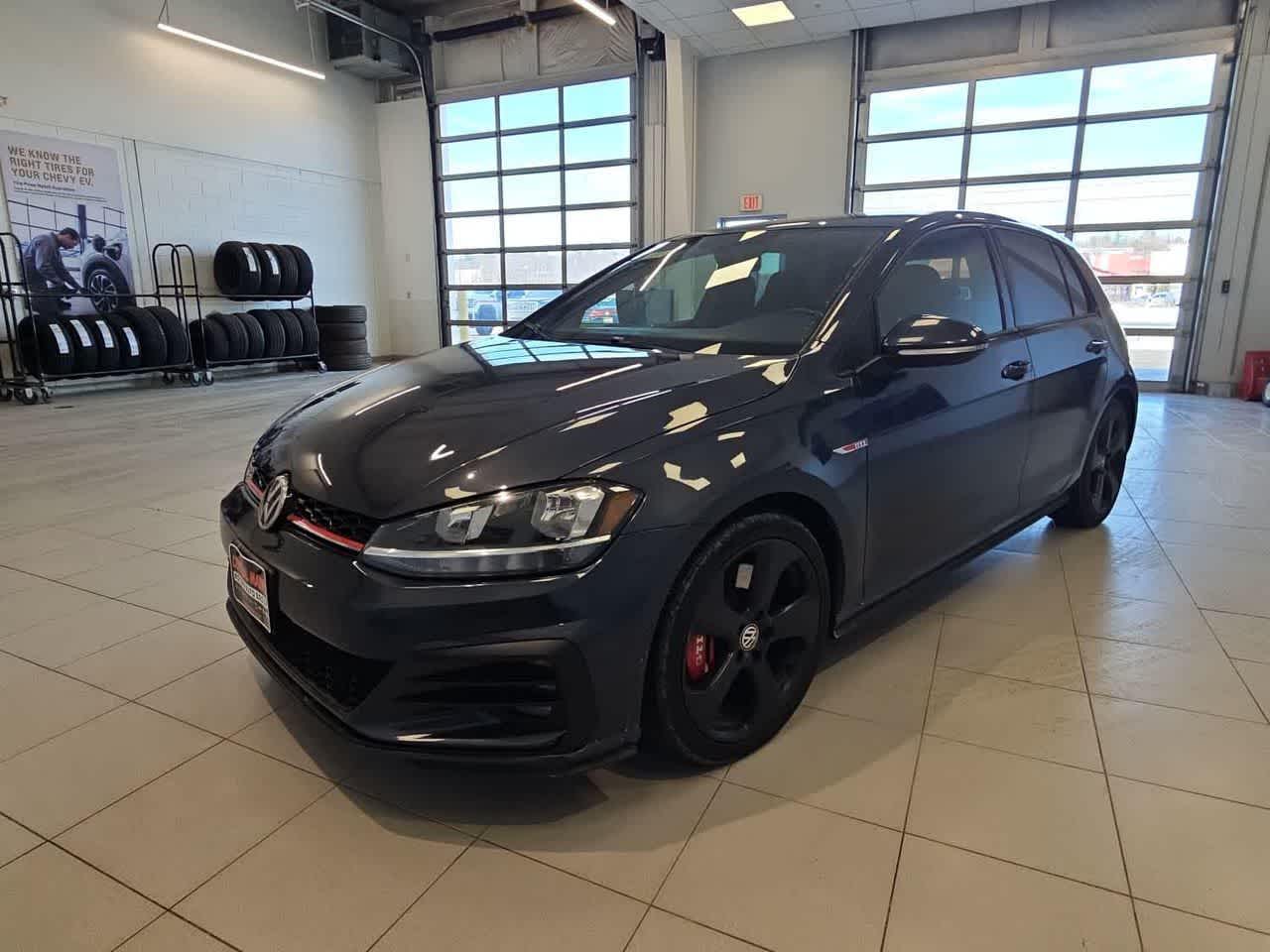 2019 Volkswagen Golf GTI Base's photo