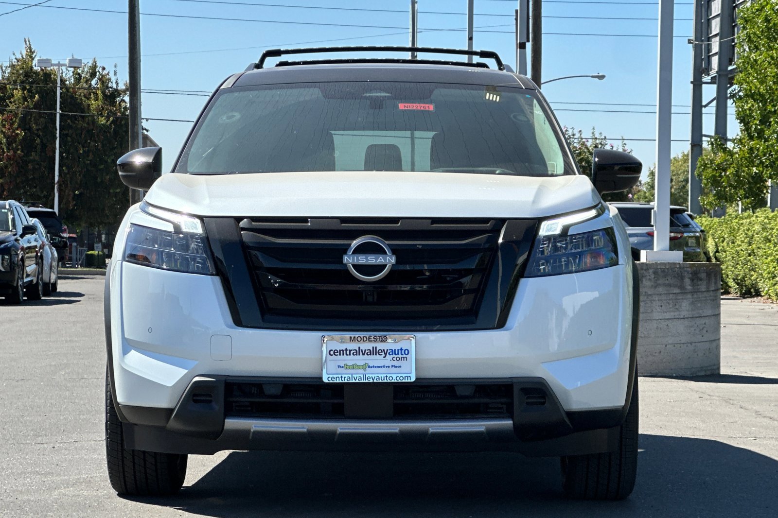 2025 Nissan Pathfinder Platinum photo 9