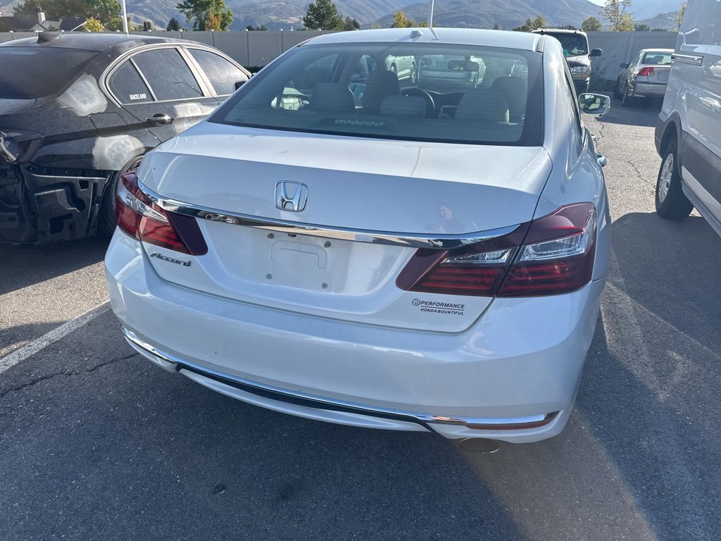 2017 Honda Accord EX photo 12