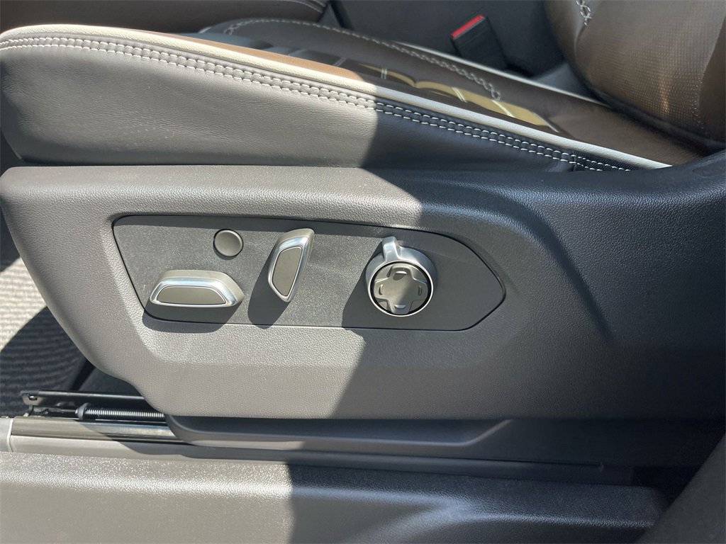 2025 Gmc Yukon Denali Ultimate photo 9