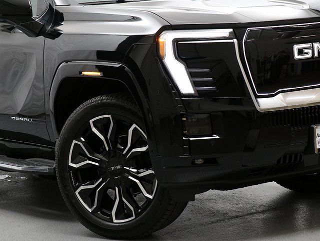 2025 Gmc Sierra EV Denali photo 3