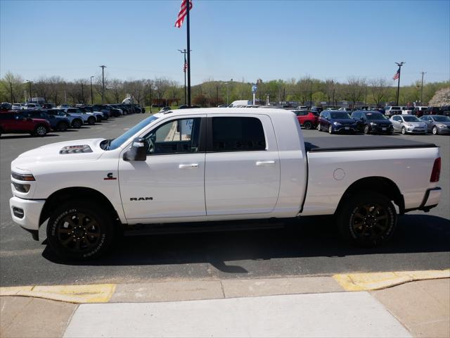 2025 Ram 3500 Laramie photo 4