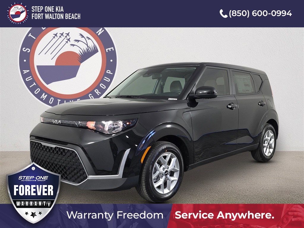 2025 Kia Soul LX's photo