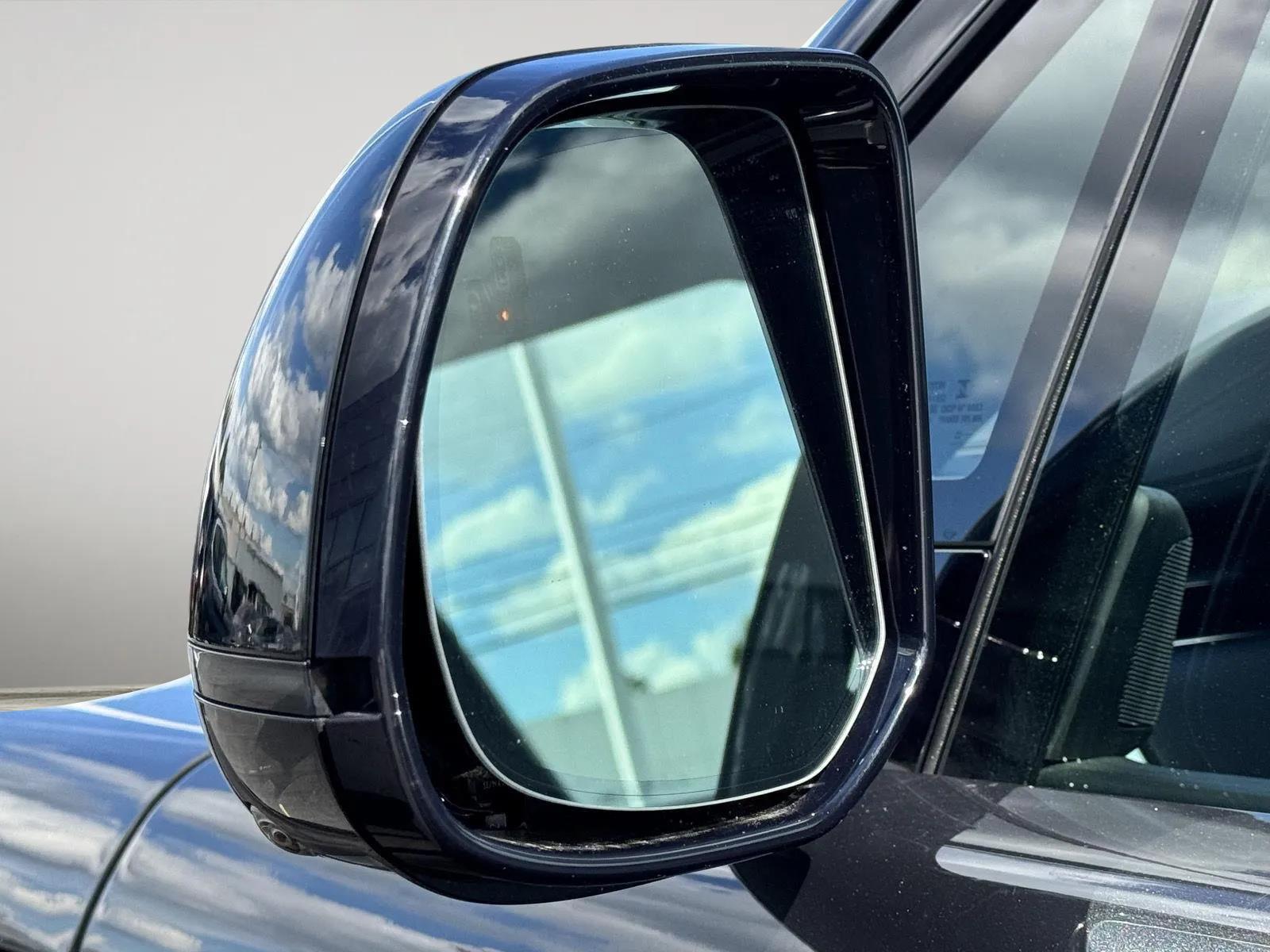 2023 Land Rover Range Rover SE photo 56