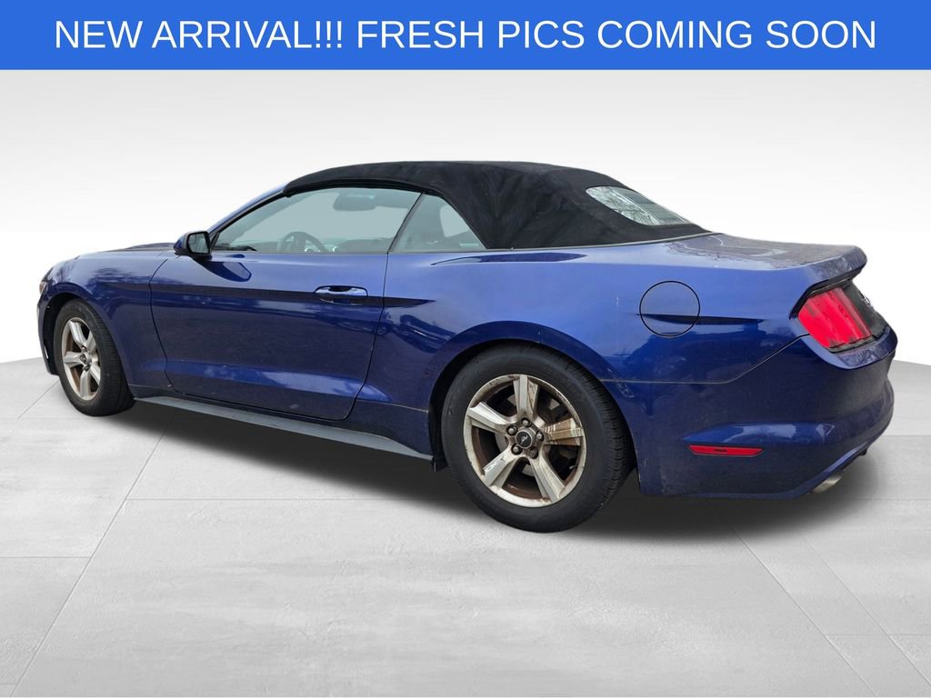 2016 Ford Mustang V6 Convertible photo 3