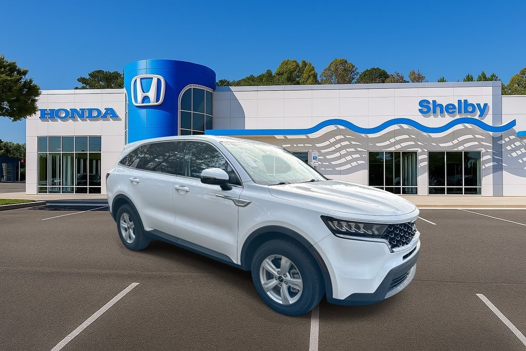 2023 Kia Sorento LX photo 2