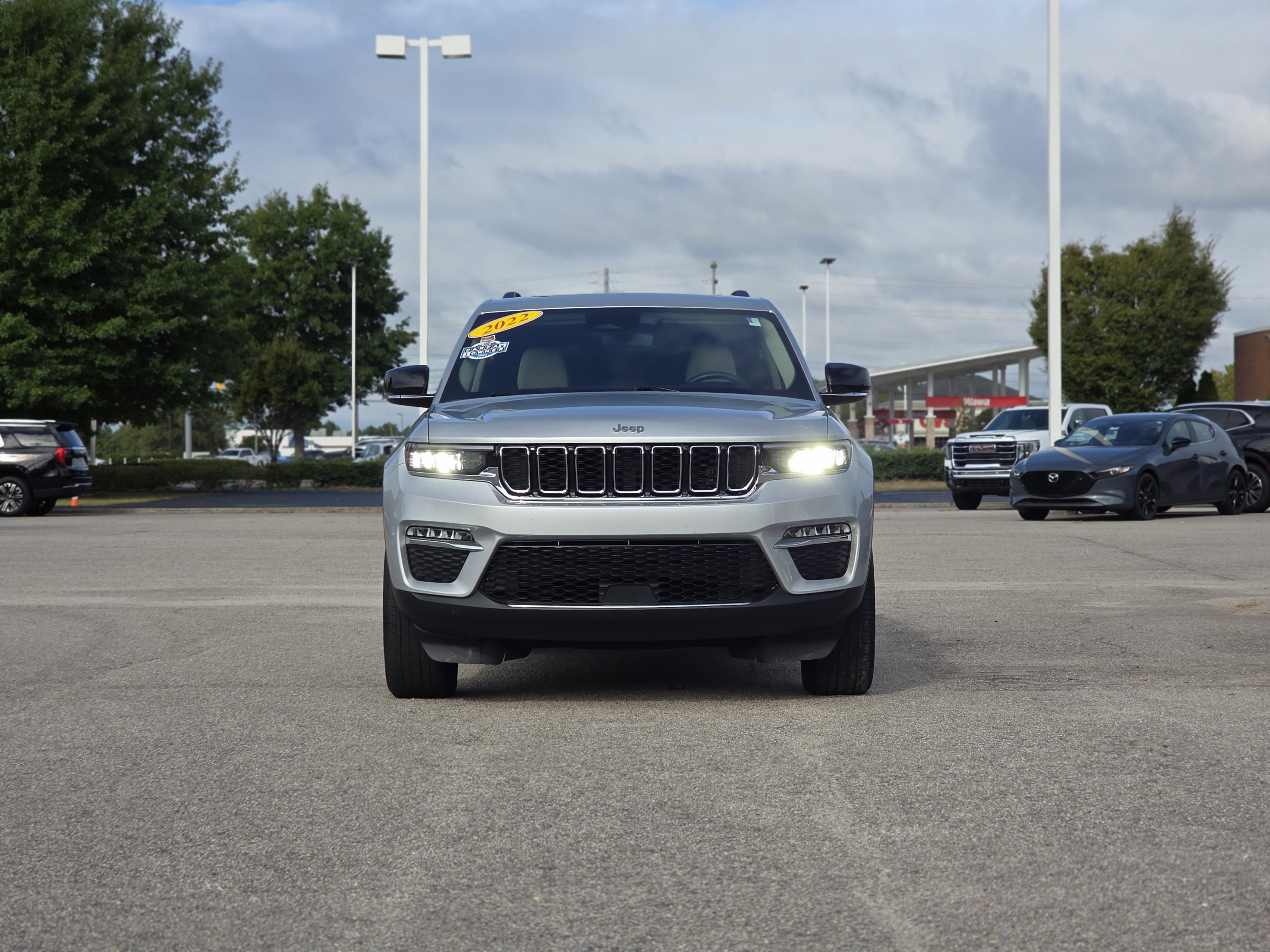2022 Jeep Grand Cherokee Limited photo 2