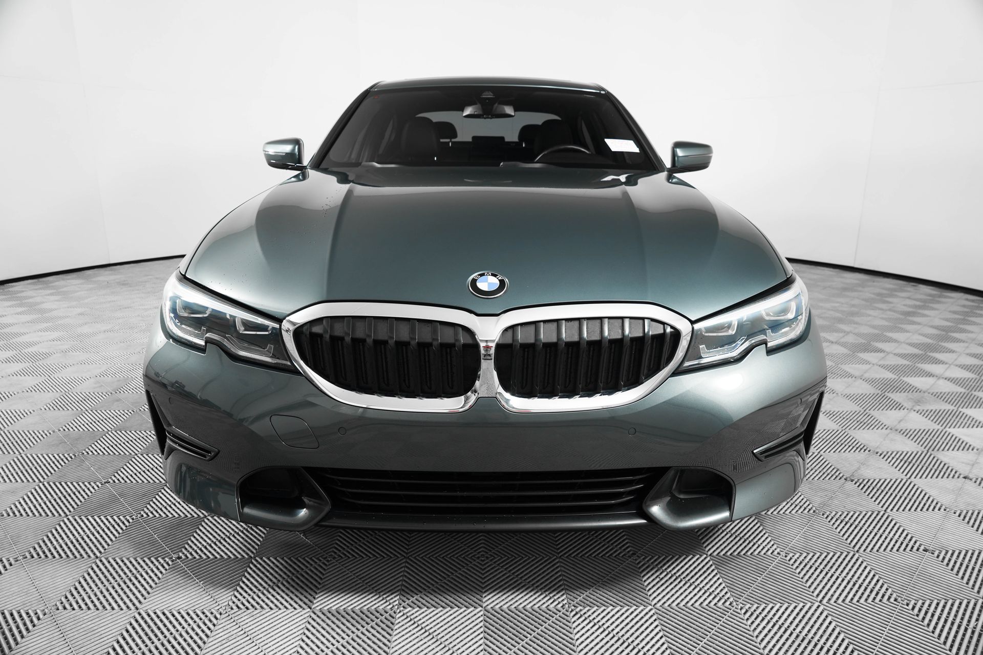 2021 Bmw 330i photo 2