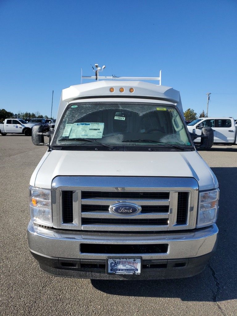 2025 Ford E-350 Base photo 2