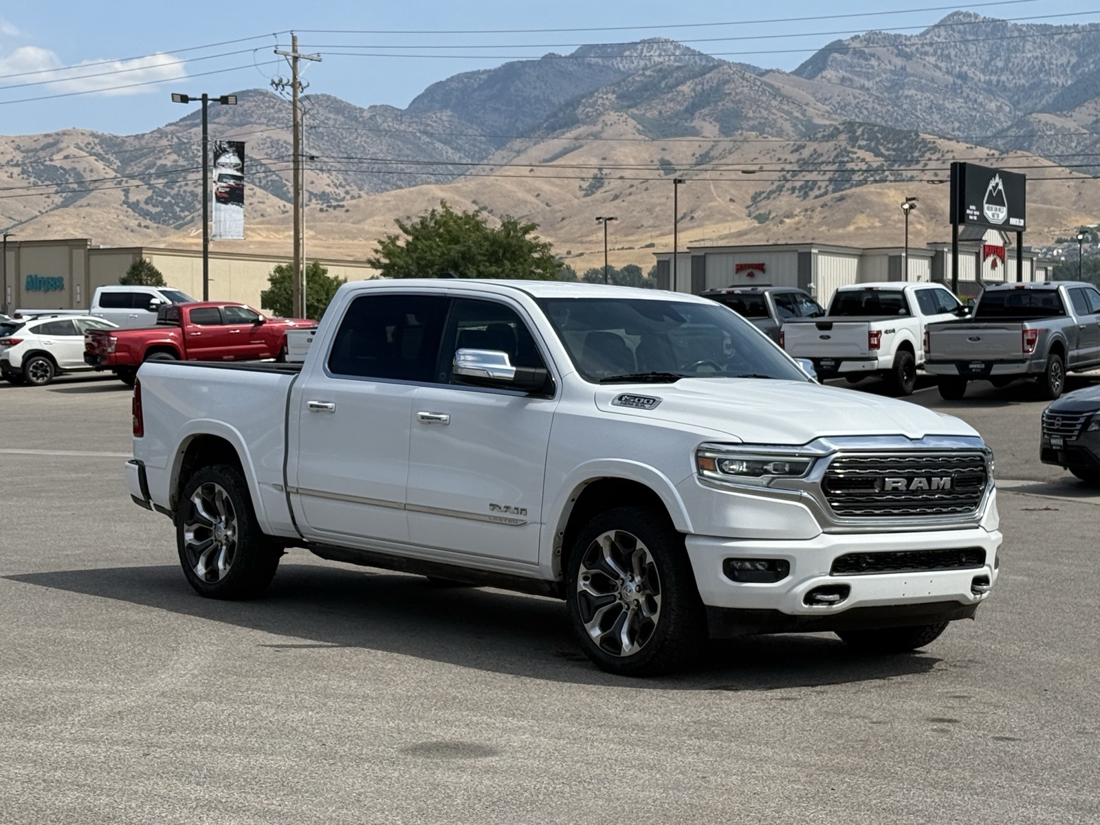 2022 Ram 1500 Limited photo 2