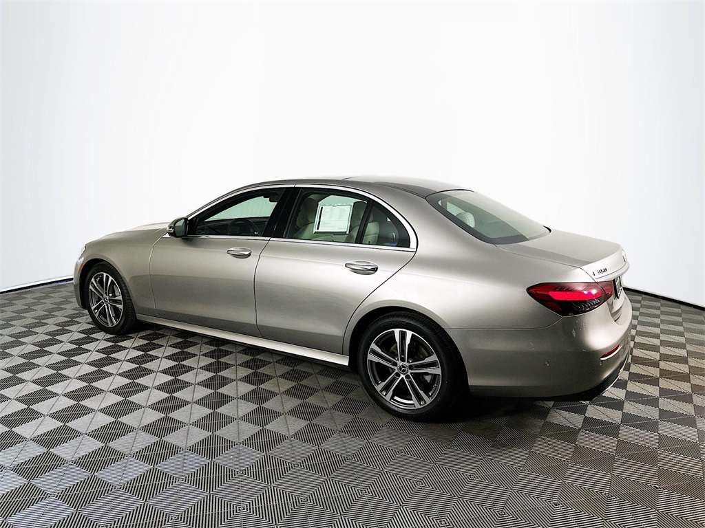2023 Mercedes Benz E 350 4MATIC photo 4