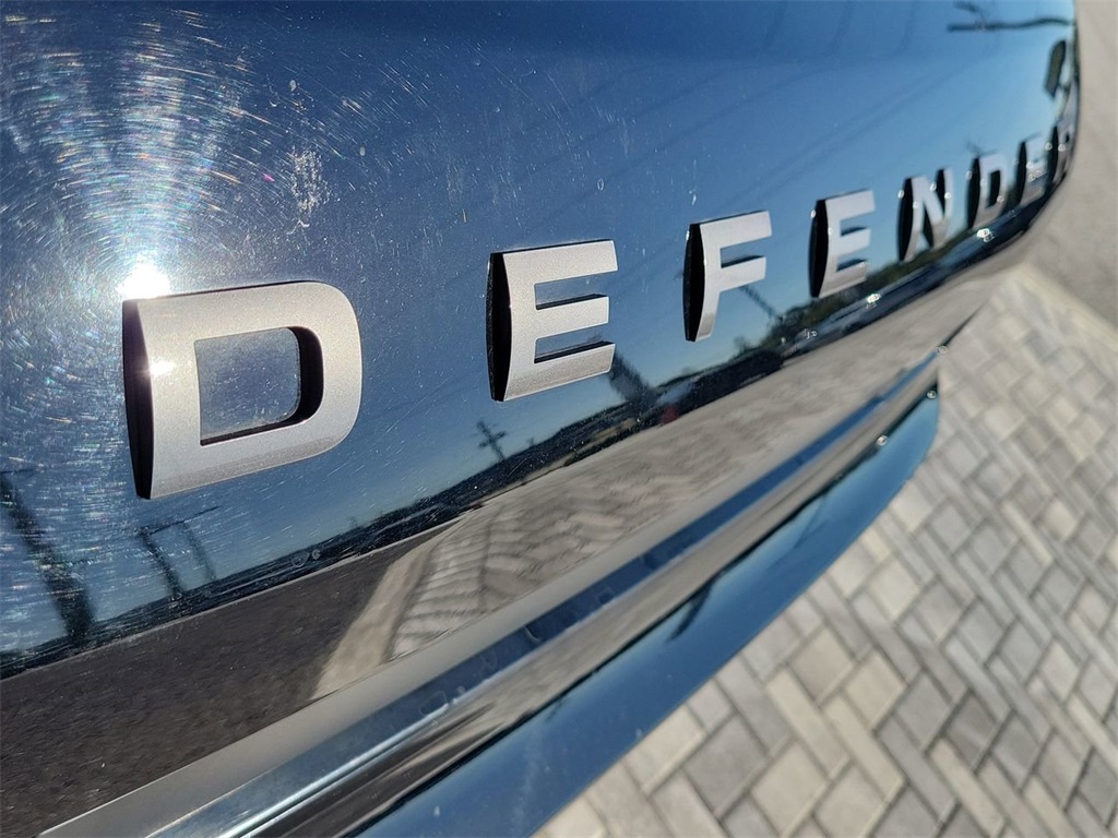 2023 Land Rover Defender 110 V8 photo 9