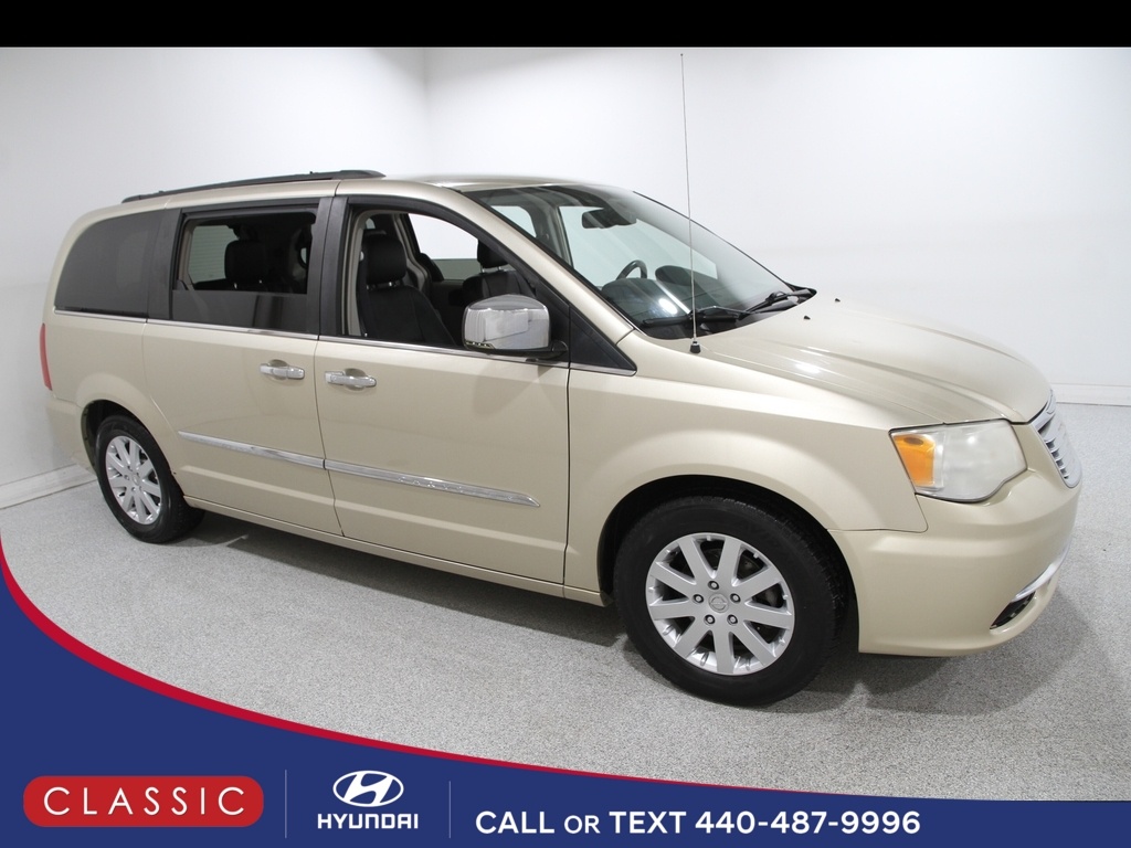 2011 Chrysler Town & Country Touring-L