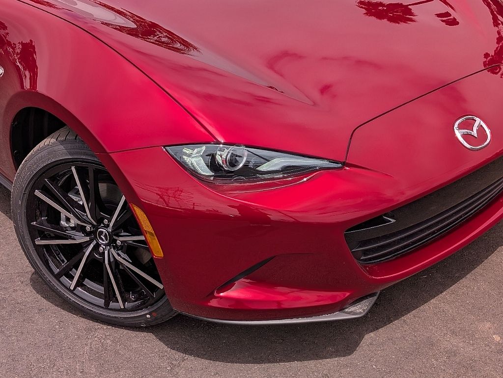 2025 Mazda MX-5 Miata Miata Grand Touring photo 3