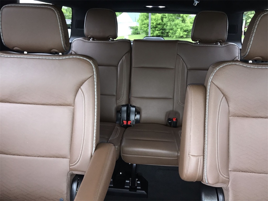 2023 Chevrolet Suburban High Country photo 23