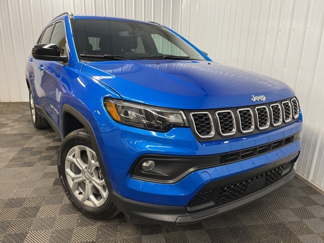 2024 Jeep Compass Latitude photo 8