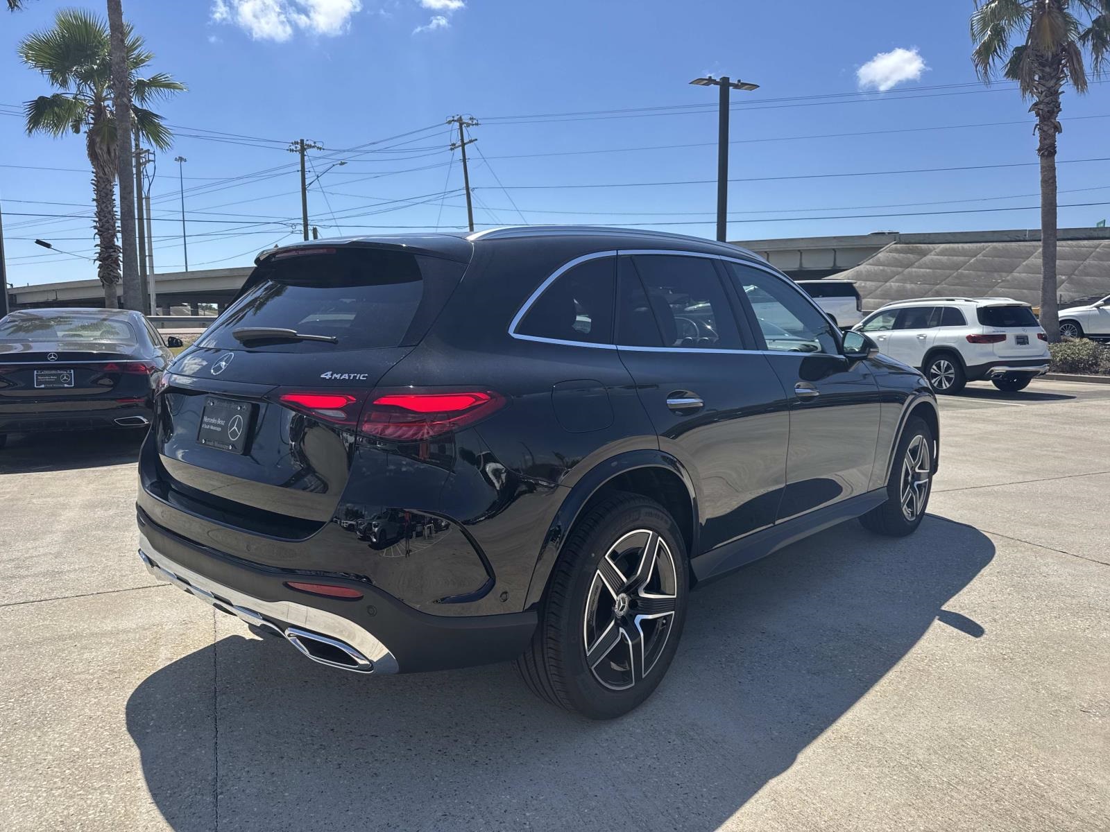 2026 Mercedes Benz GLC 300 4MATIC photo 4