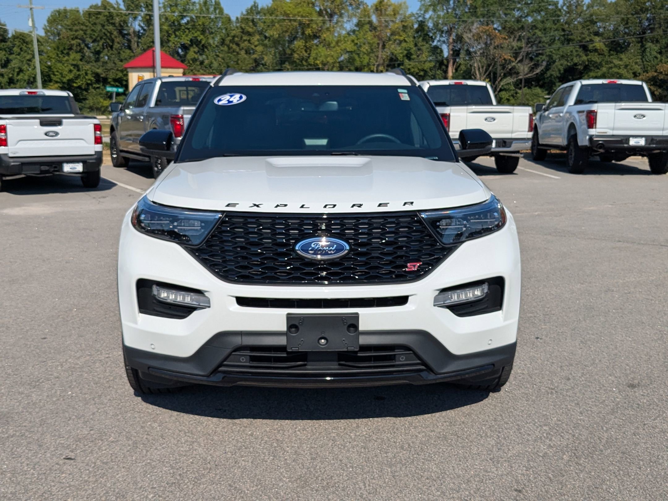 2024 Ford Explorer ST photo 5