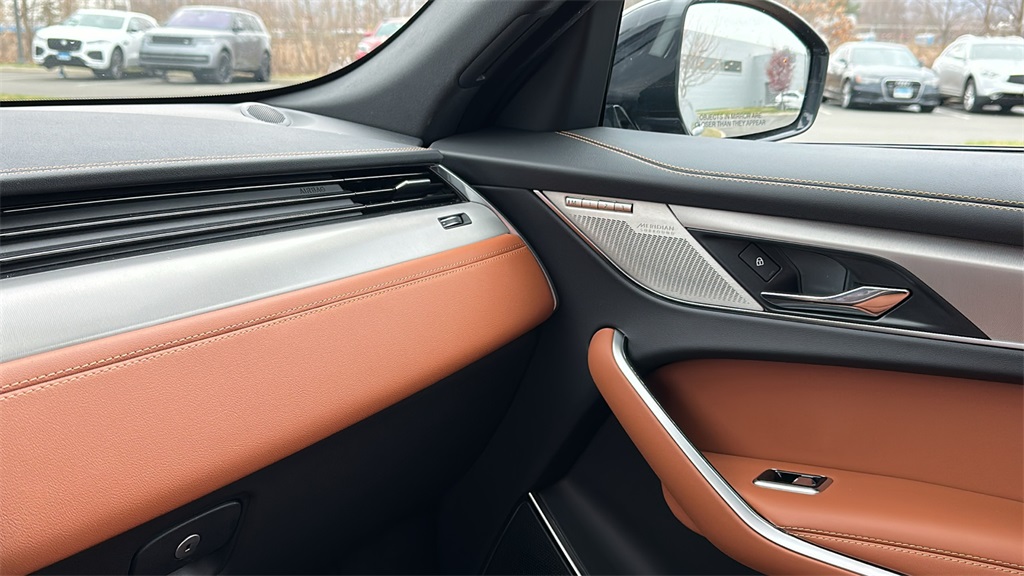 2026 Jaguar F-PACE P400 R-Dynamic S photo 21