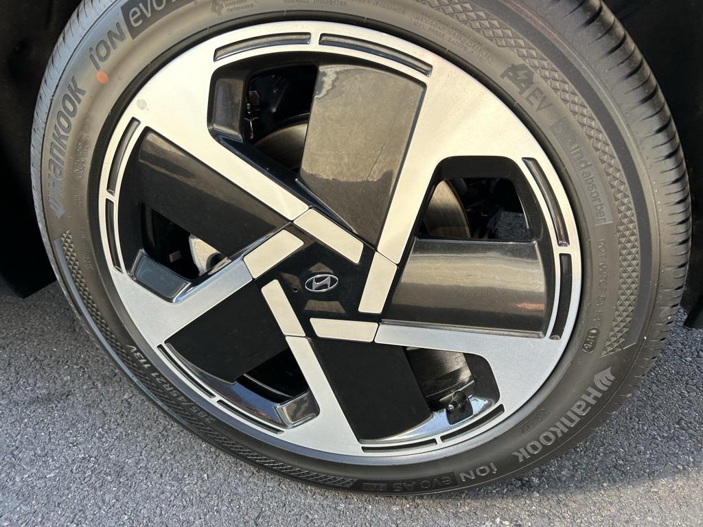 2026 Hyundai Ioniq Limited photo 6