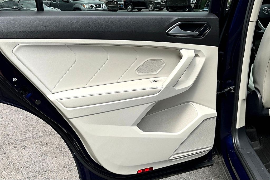 2022 Volkswagen Tiguan SE photo 21