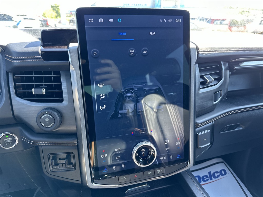 2024 Ford Expedition MAX Platinum photo 19