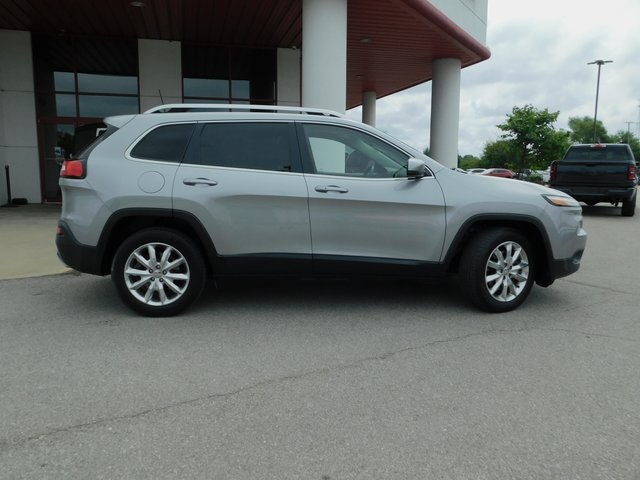 2017 Jeep Cherokee Limited photo 9
