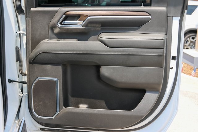 Used 2024 White Chevrolet LT image 18