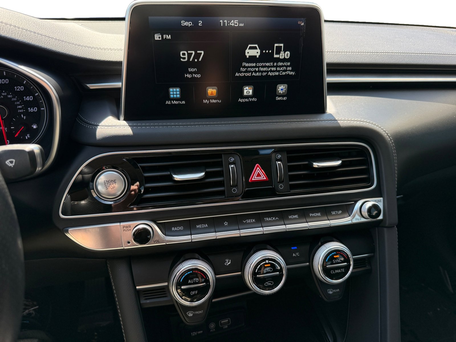 2020 Genesis G70 2.0T photo 12
