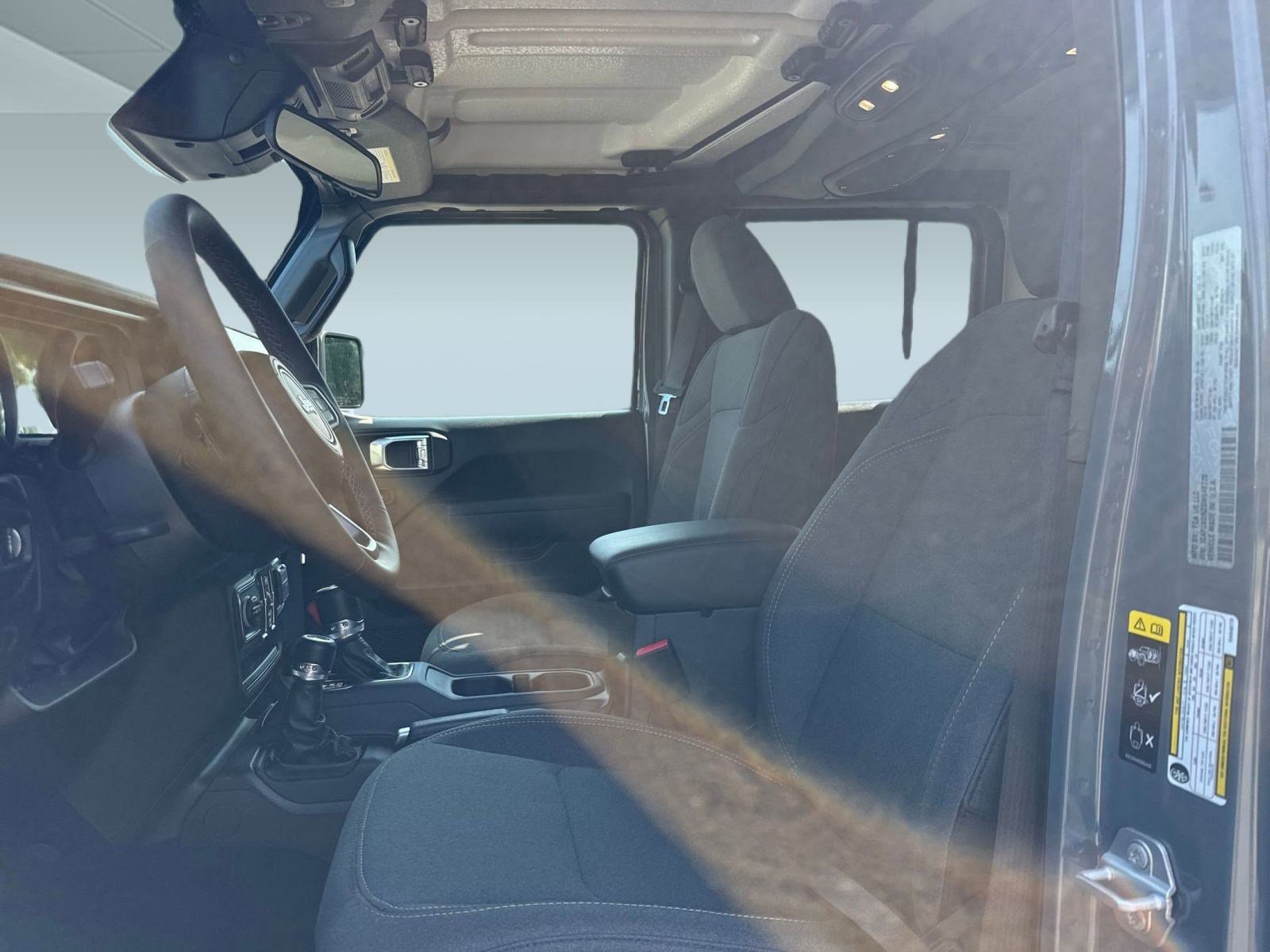 2025 Jeep Wrangler Sport S photo 4