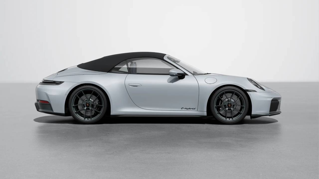 2026 Porsche 911 4 GTS Cabriolet photo 7