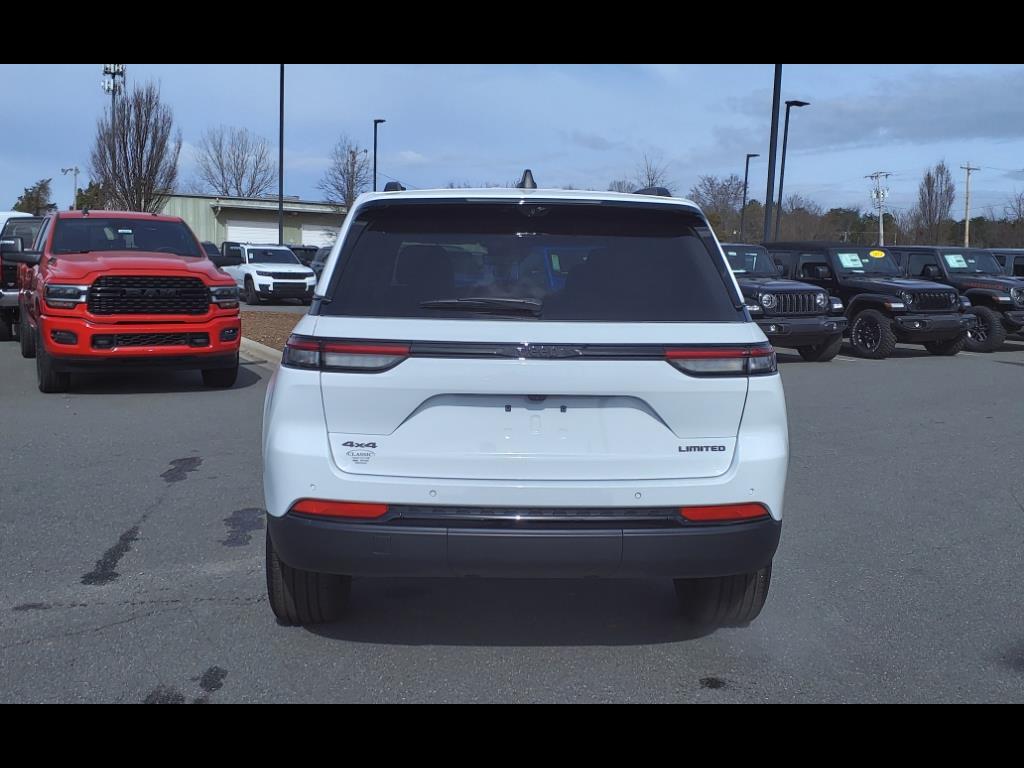 2025 Jeep Grand Cherokee Limited photo 19