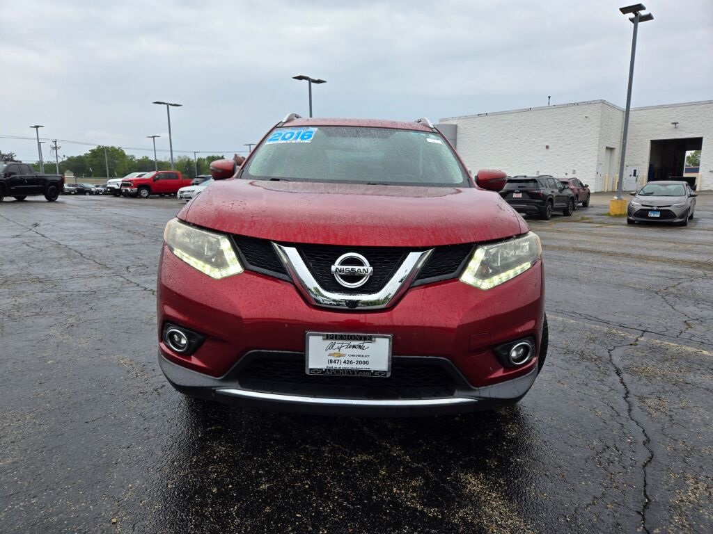 2016 Nissan Rogue SV photo 2