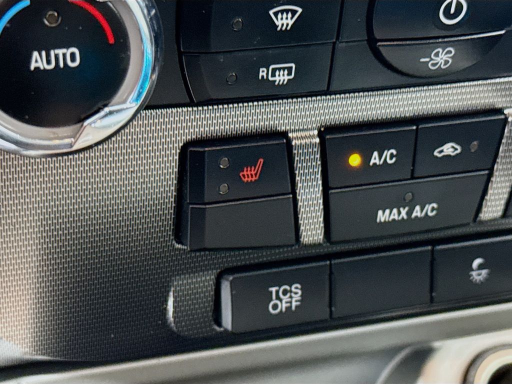 2012 Ford Fusion SEL photo 19