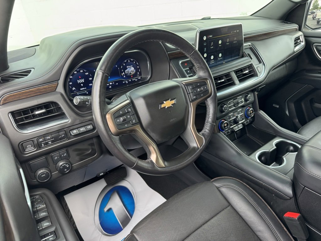2022 Chevrolet Suburban High Country photo 3
