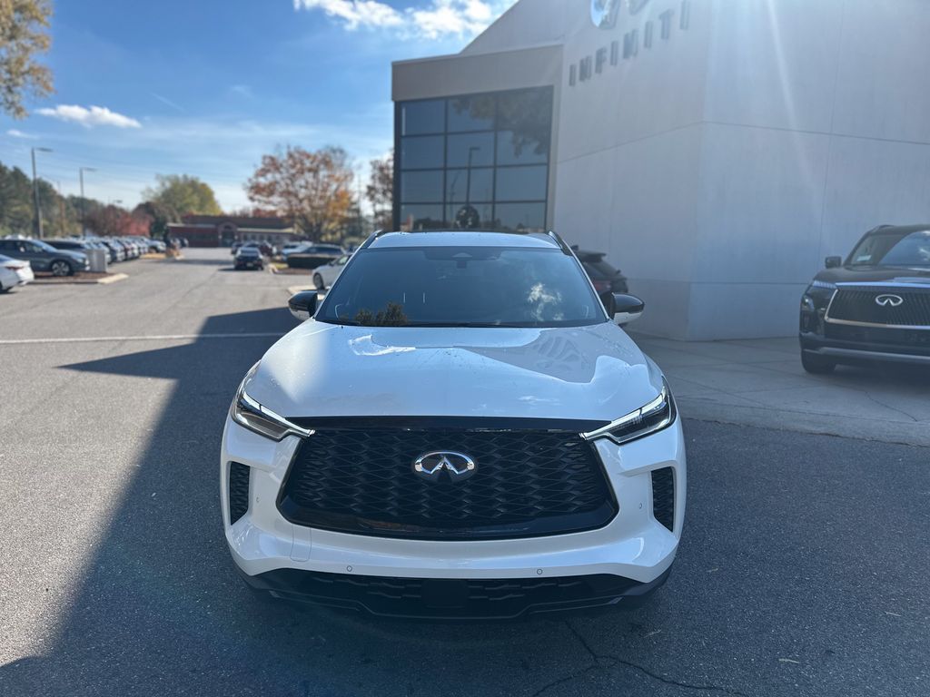 2025 Infiniti QX60 Luxe photo 3