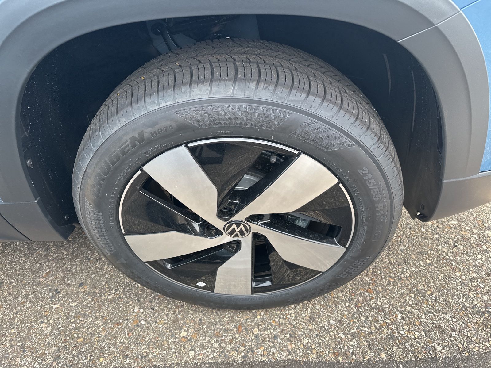 2025 Volkswagen Taos S photo 2