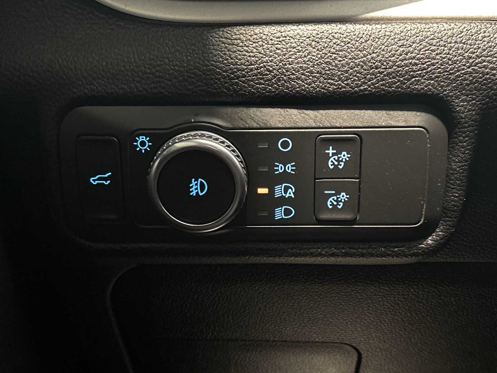 2020 Ford Explorer XLT photo 15