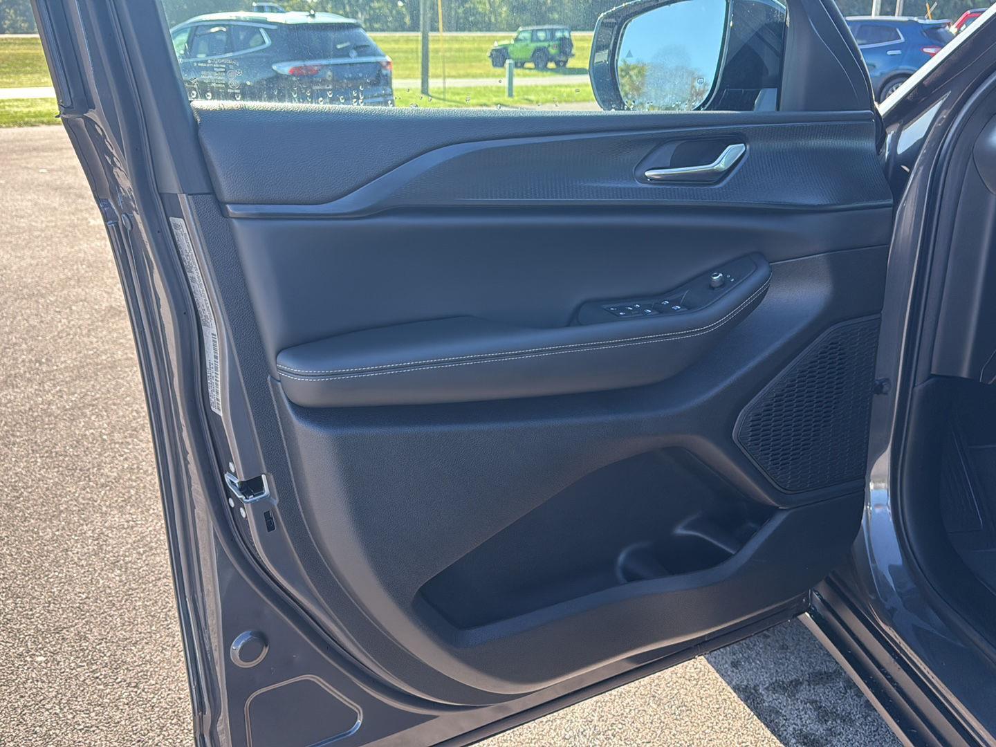 2025 Jeep Grand Cherokee Altitude X photo 15