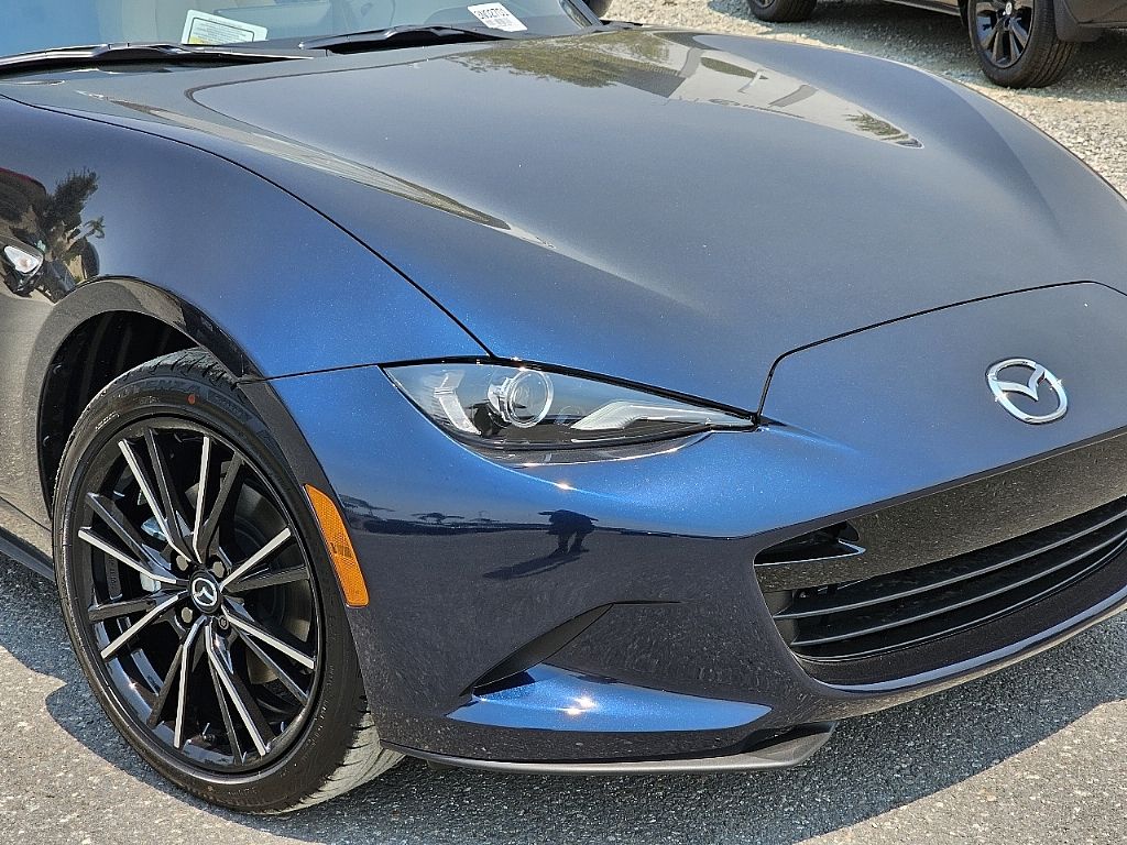 2025 Mazda MX-5 Miata Miata Grand Touring photo 3