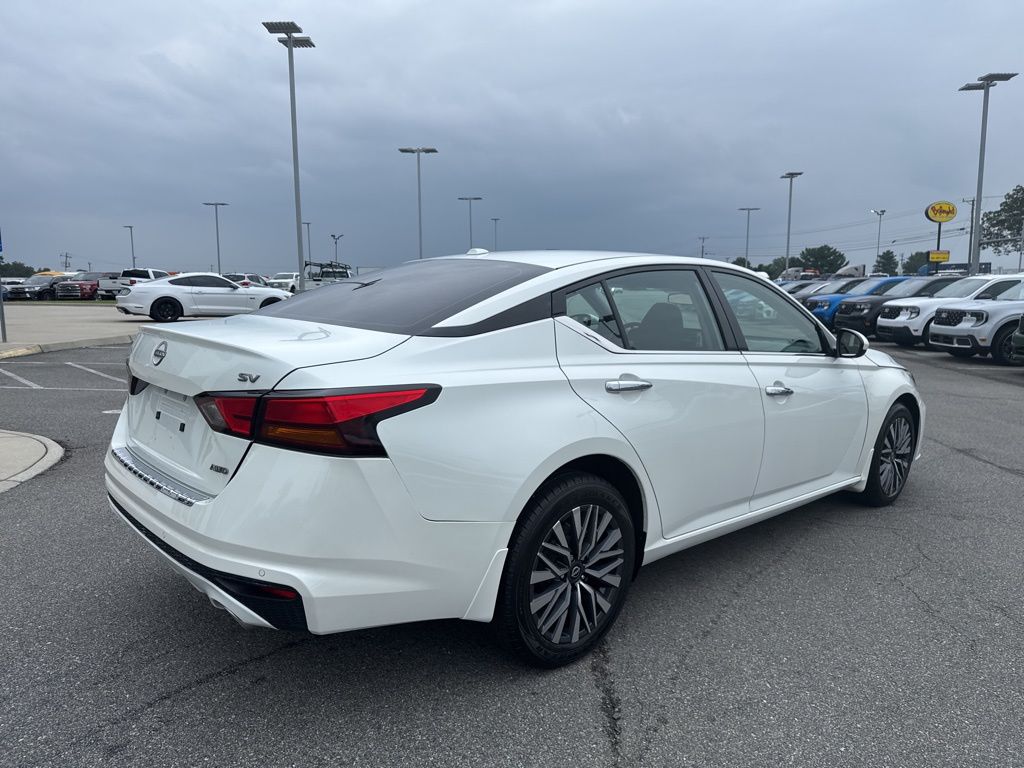 2023 Nissan Altima 2.5 SV photo 3