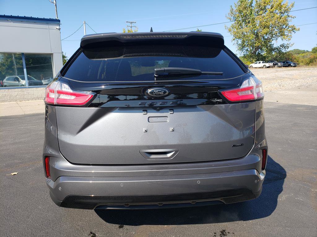 2022 Ford Edge SE photo 5