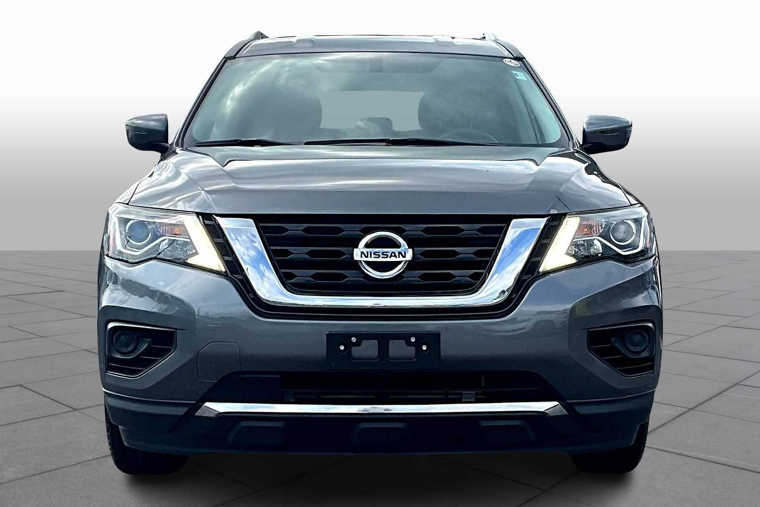 2019 Nissan Pathfinder S photo 3