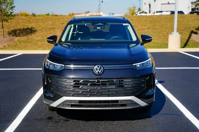 2025 Volkswagen Tiguan S photo 3