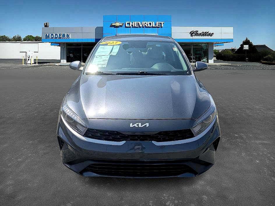 2023 Kia Forte LXS photo 2