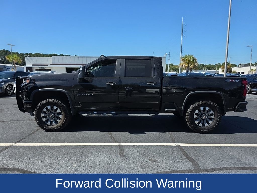 2021 Chevrolet Silverado 2500HD Custom photo 3