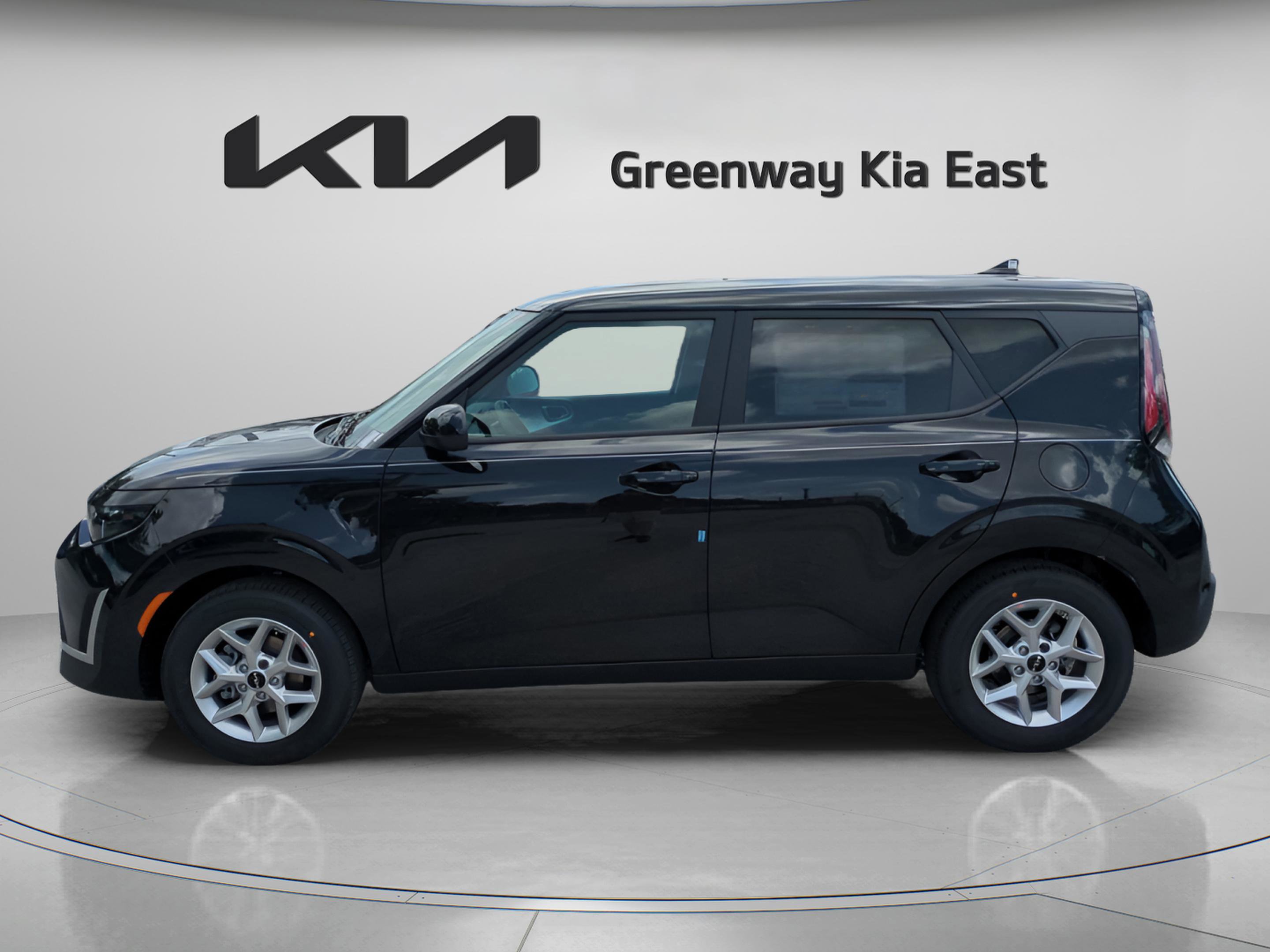 2025 Kia Soul LX photo 4