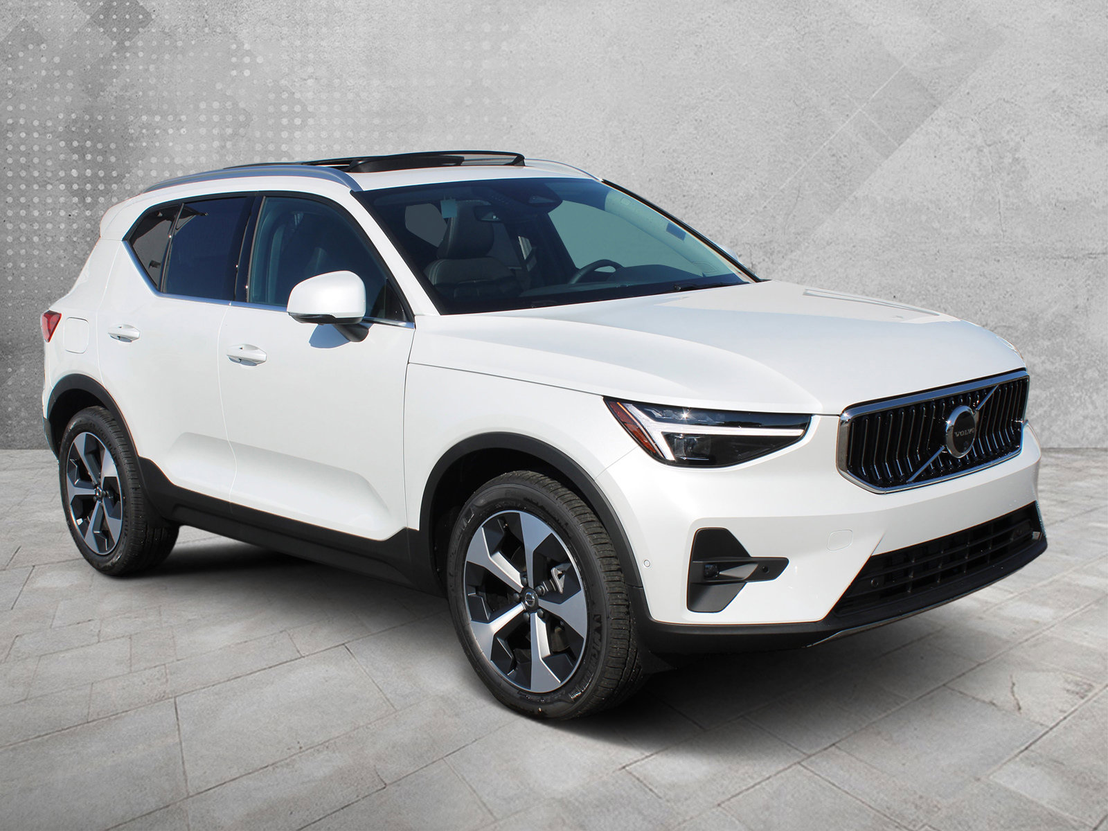2025 Volvo XC40 Plus's photo